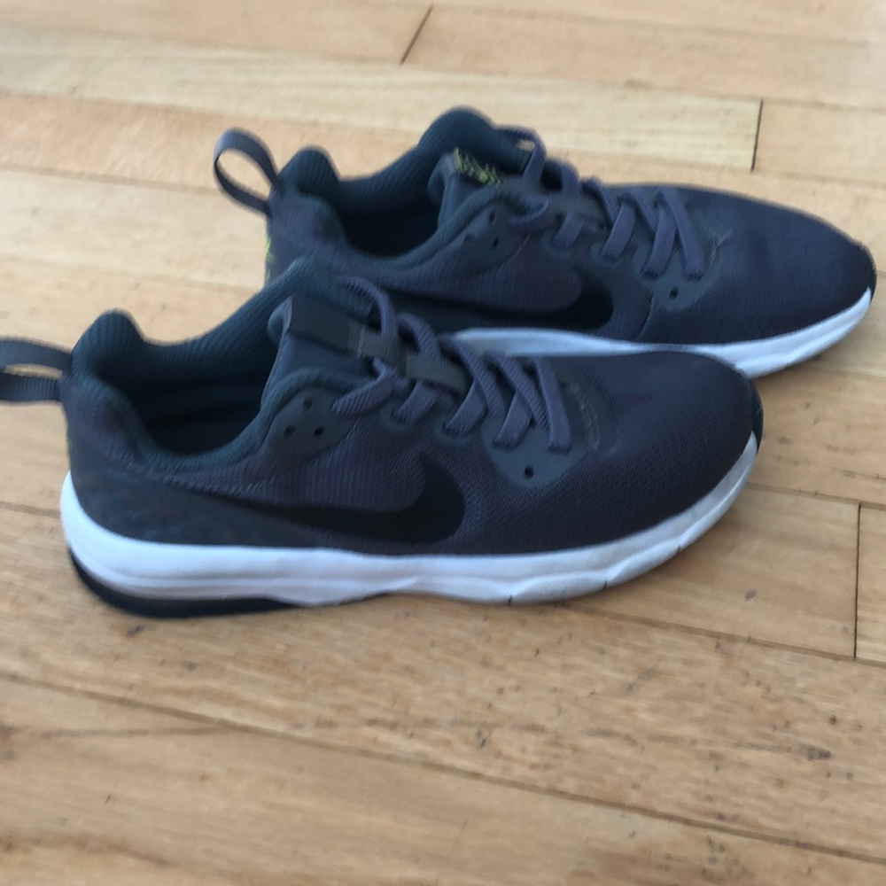 Newish Boys Nike Air Shoes Size 12C